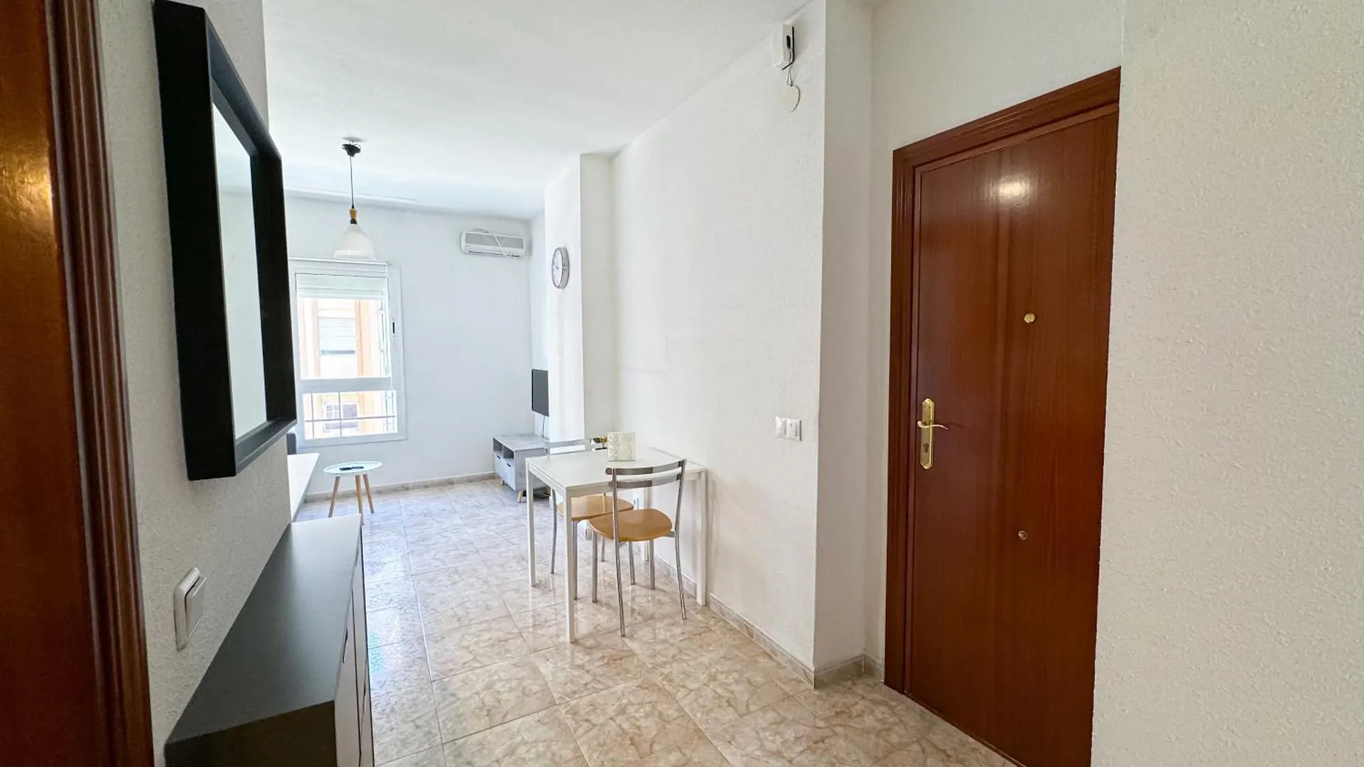 Quiet And Central Malaga Apartment