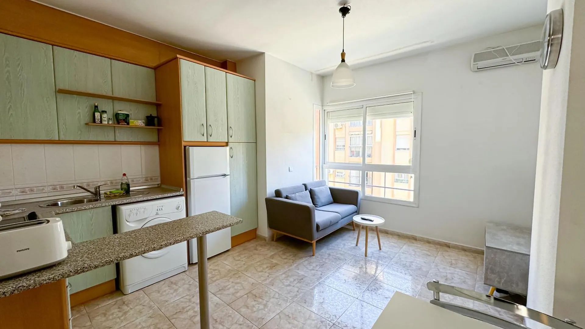 Quiet And Central Malaga Apartment