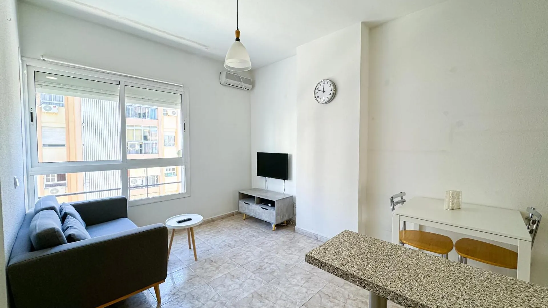 Quiet And Central Malaga Apartment