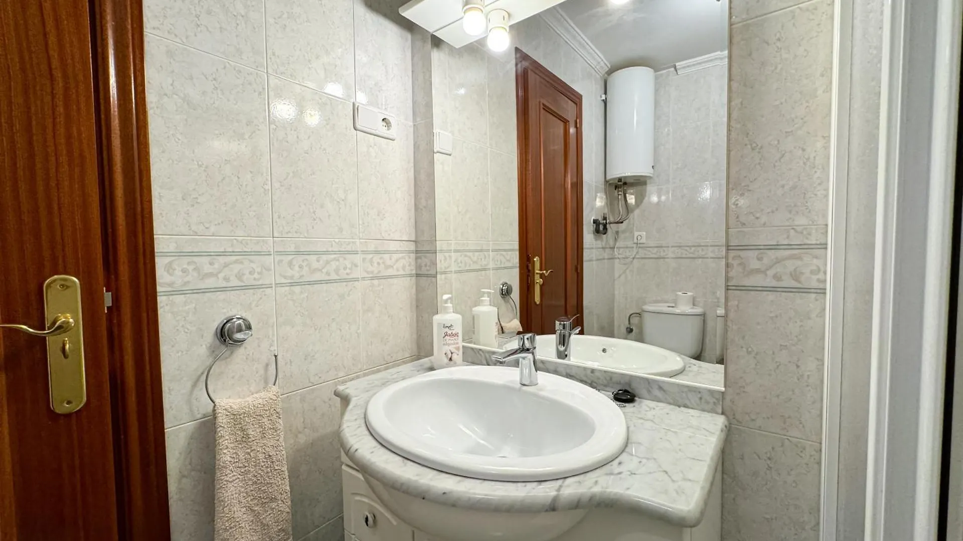 Quiet And Central Malaga Apartment